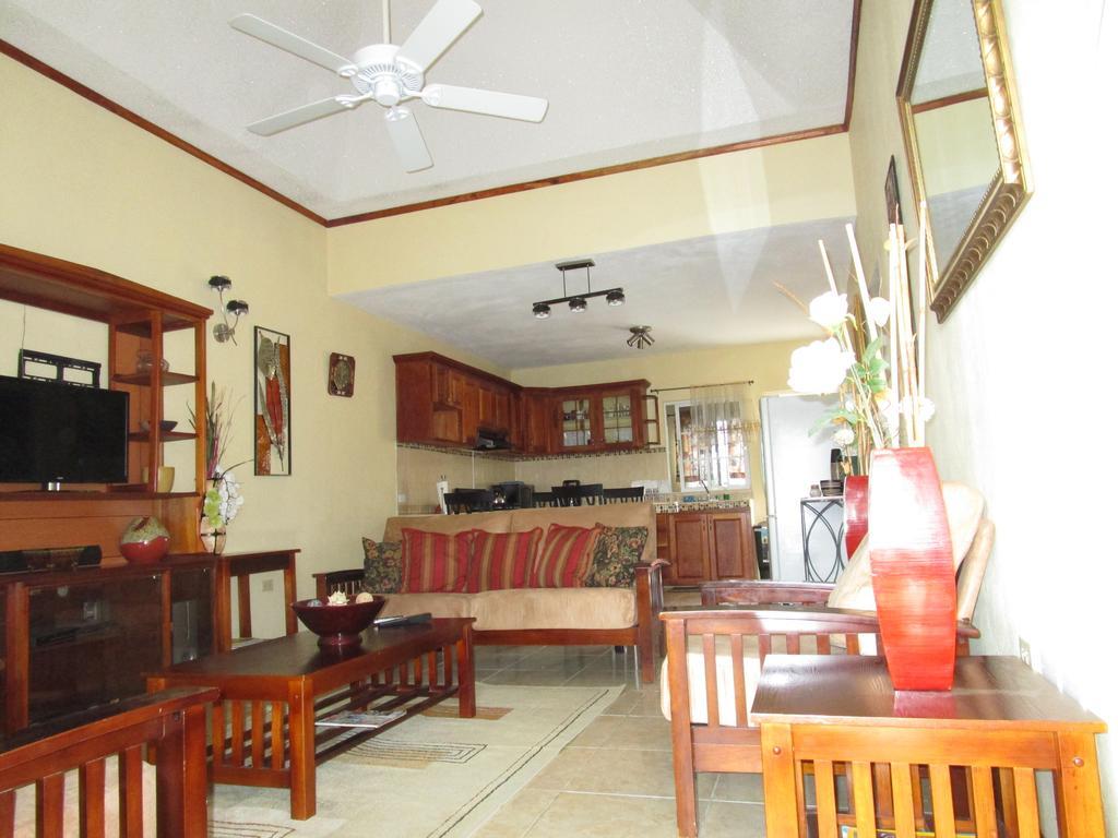 The Residence Portmore Apartments Exterior foto