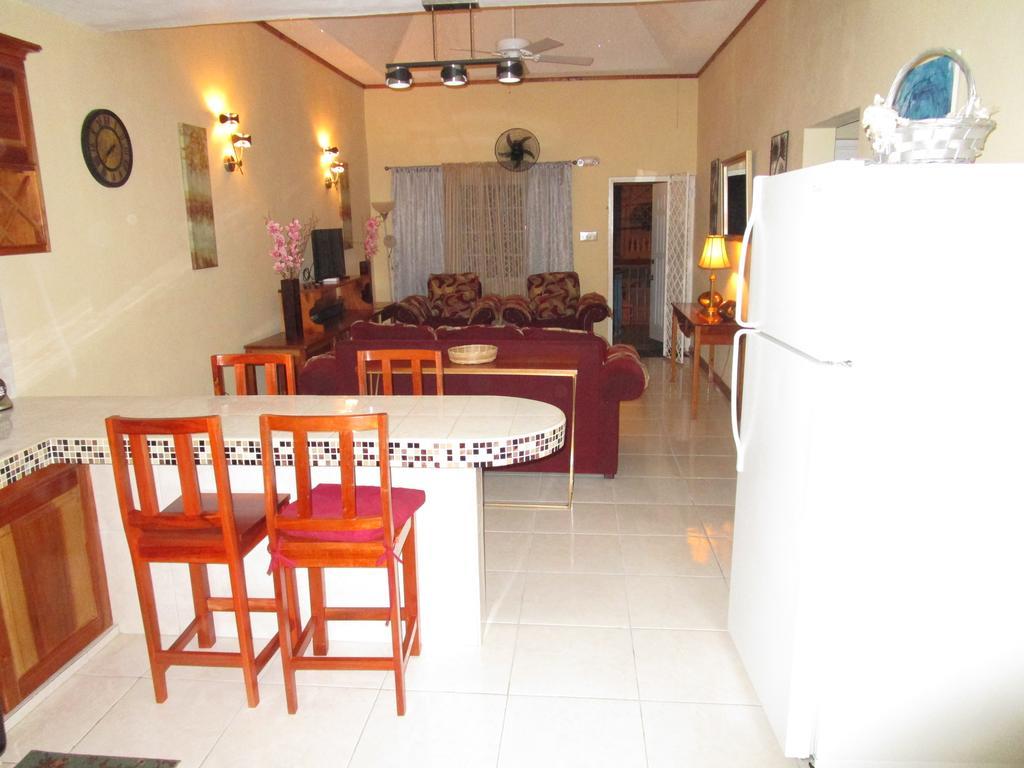 The Residence Portmore Apartments Exterior foto