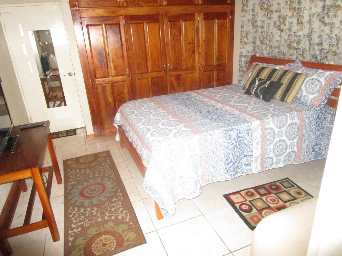 The Residence Portmore Apartments Exterior foto