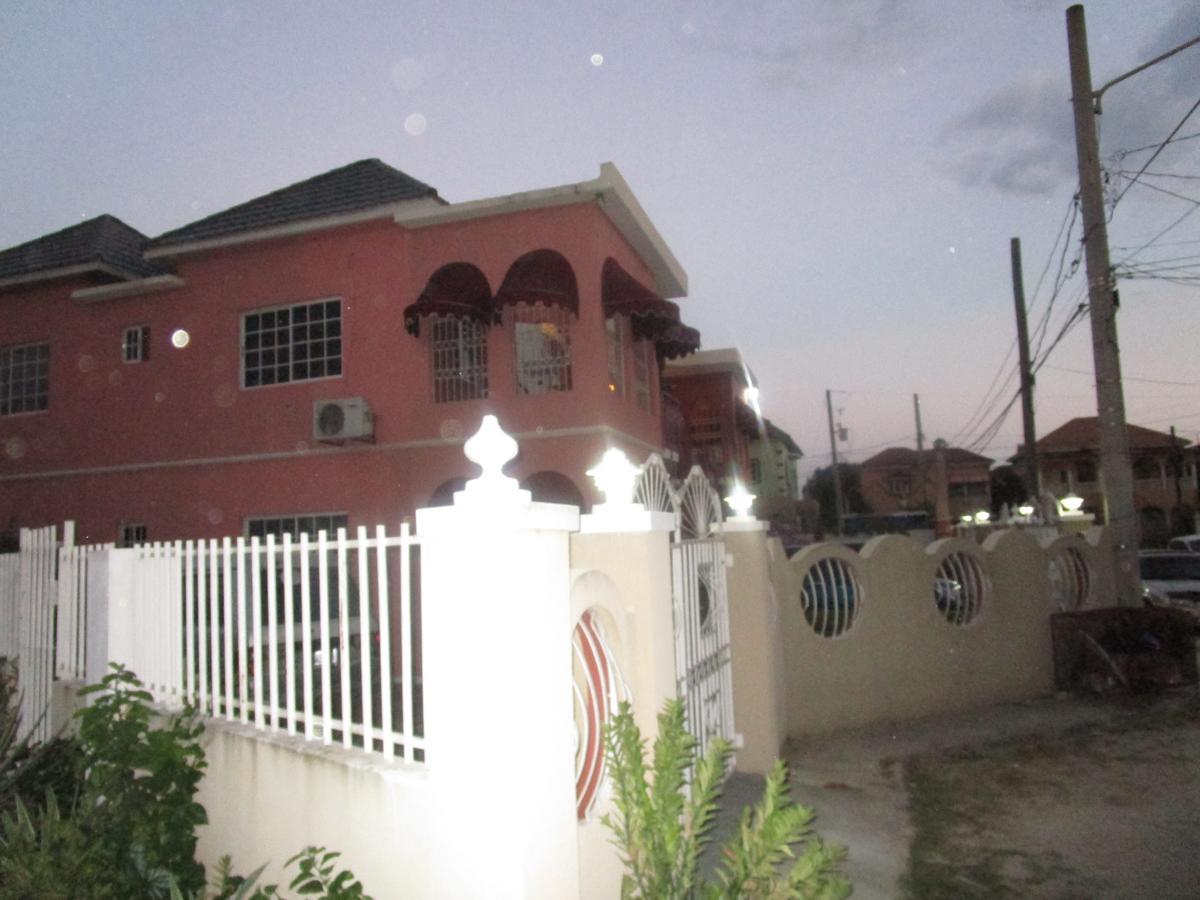 The Residence Portmore Apartments Exterior foto