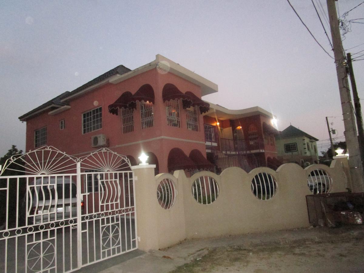 The Residence Portmore Apartments Exterior foto