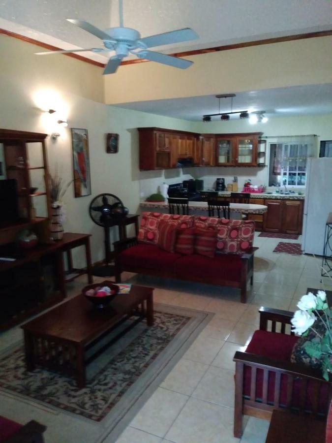 The Residence Portmore Apartments Exterior foto